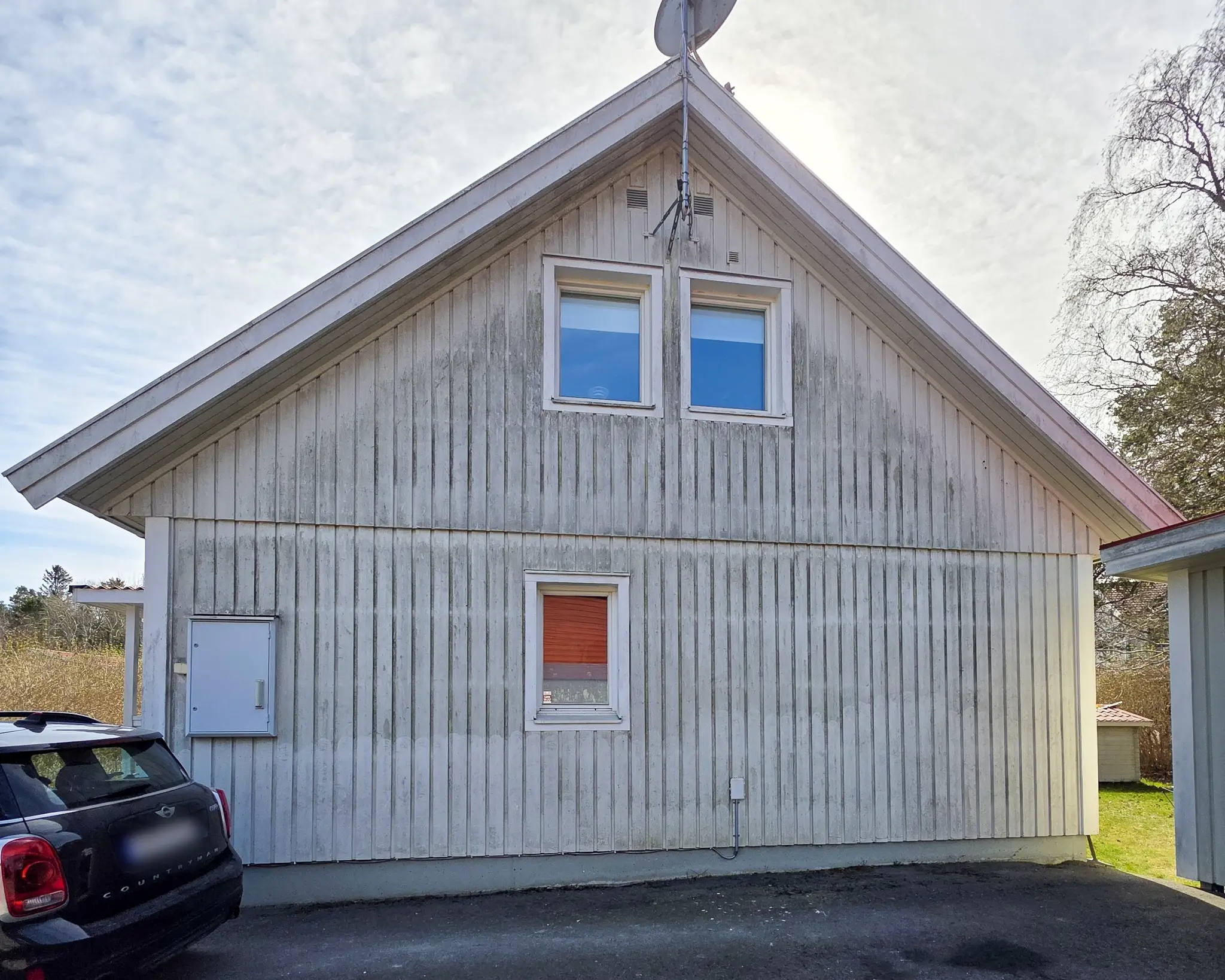 Fasadmålning Nacka Före-bild